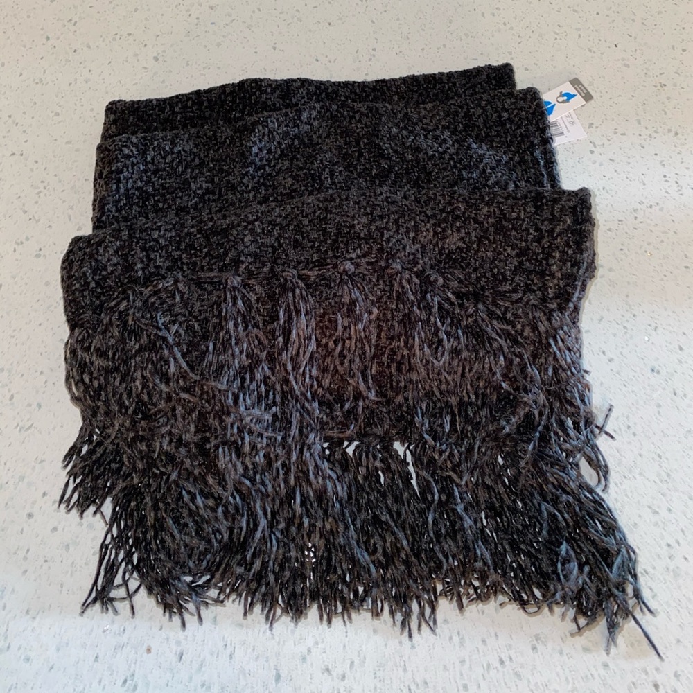 NWT Time and Tru Black Blanket Scarf